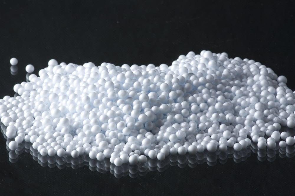 Гранулы (шарики) пенополистерола для бескаркасной мебели 3-6 мм